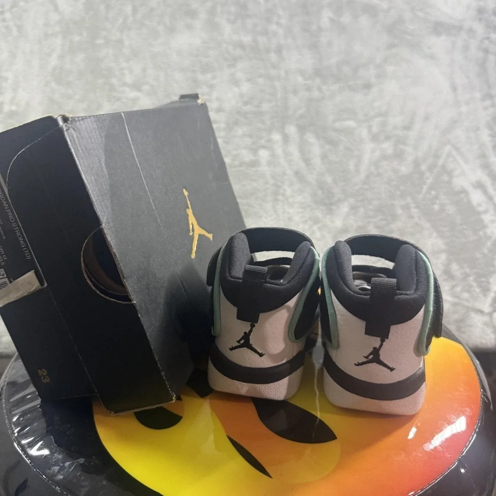 Jordan Pro Strong TD Shoes Toddler Size 7C Black White Tropical Twist Strap